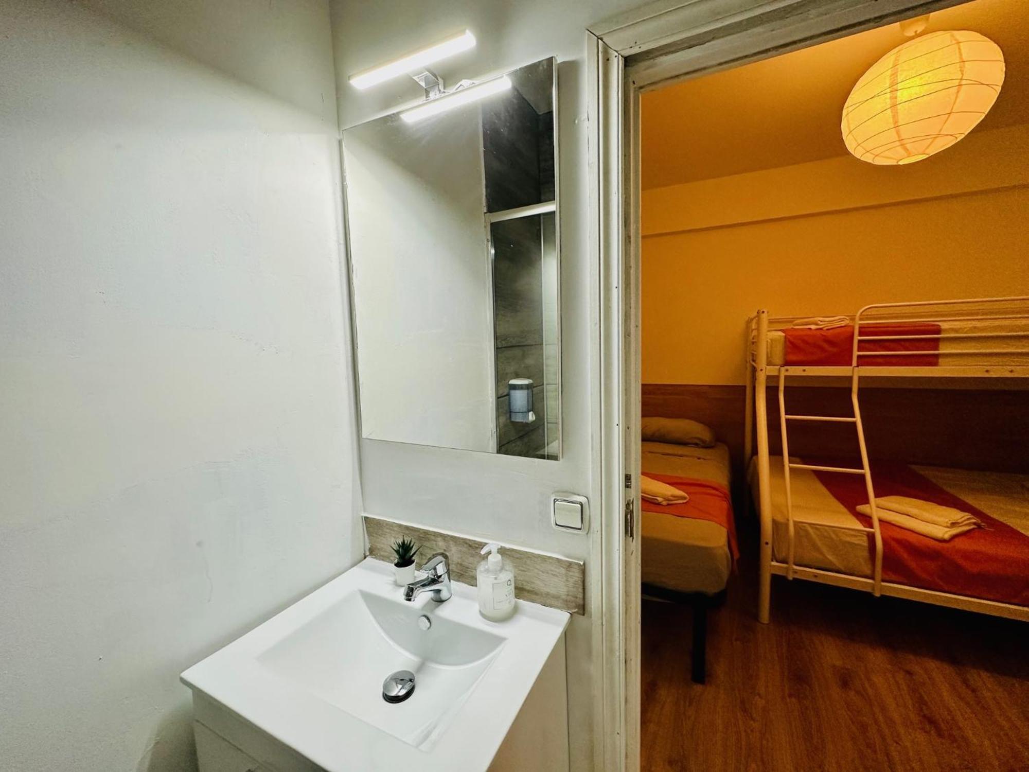 Rooms In Madrid Downtown Bagian luar foto