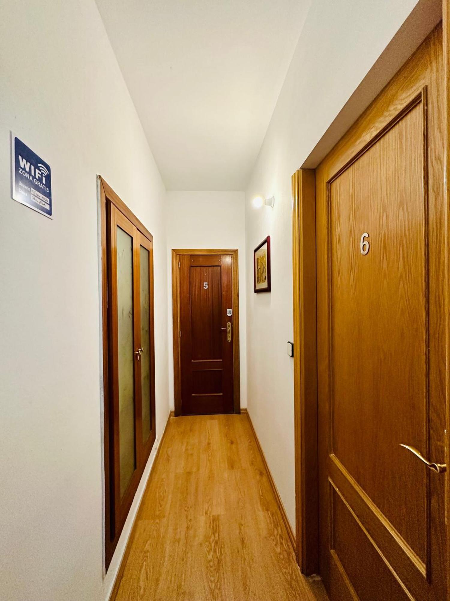 Rooms In Madrid Downtown Bagian luar foto