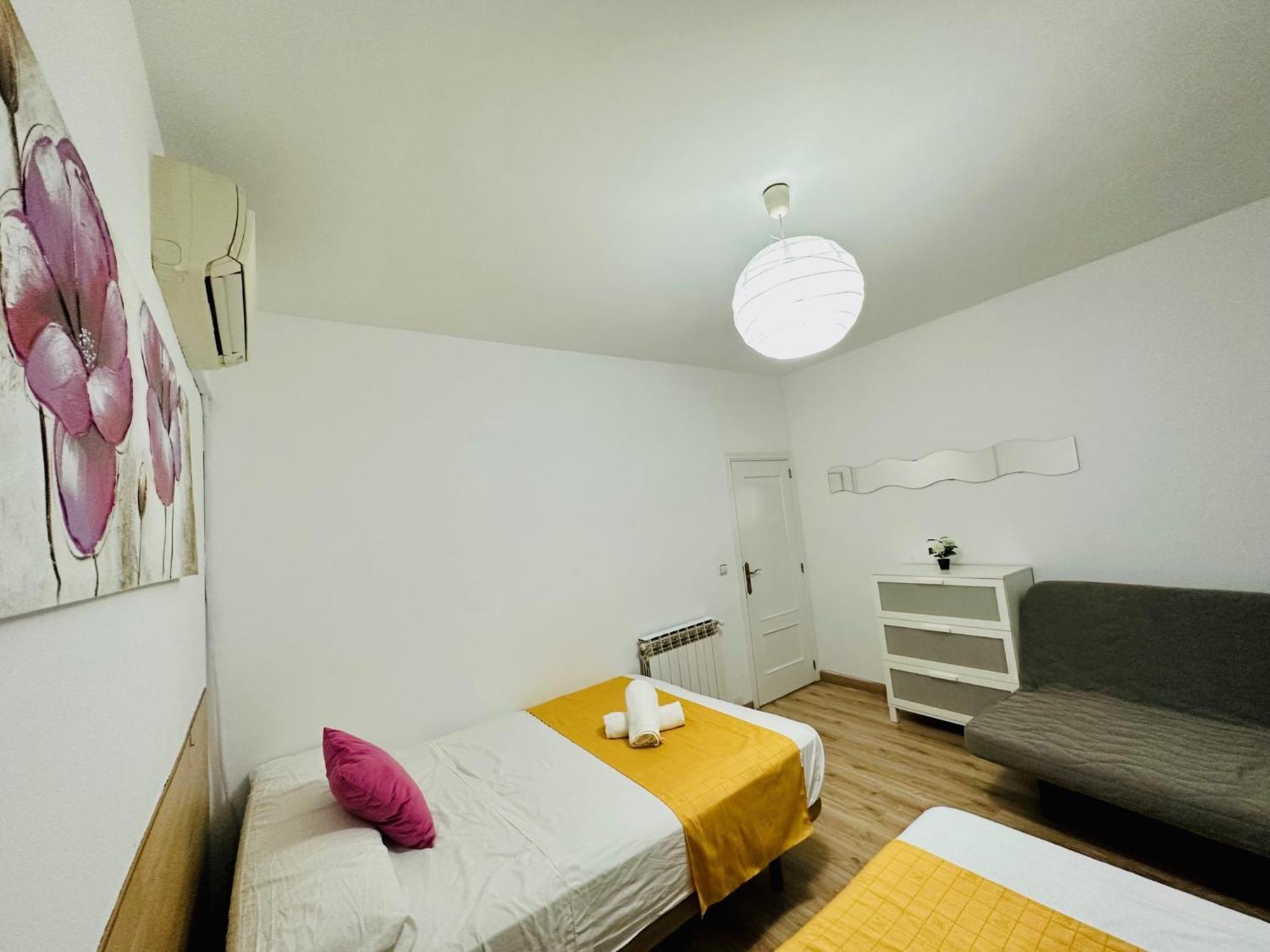 Rooms In Madrid Downtown Bagian luar foto