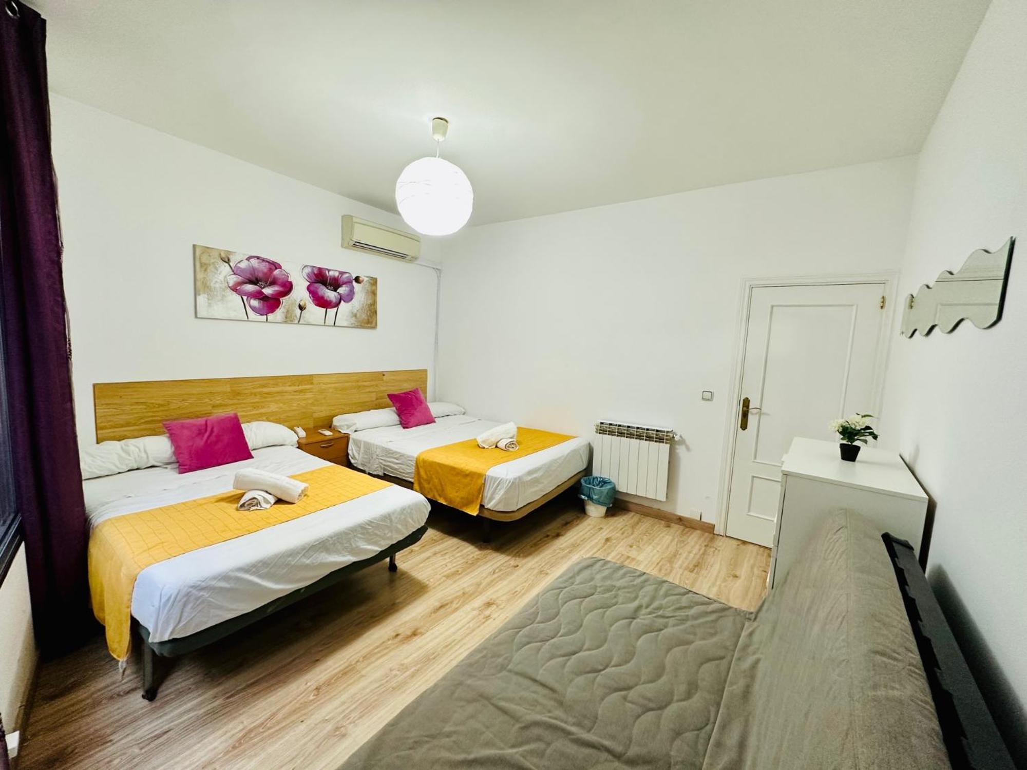 Rooms In Madrid Downtown Bagian luar foto
