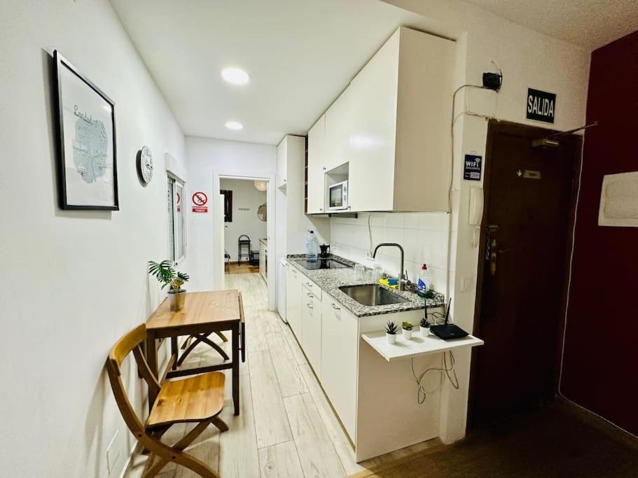 Rooms In Madrid Downtown Bagian luar foto